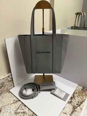 EUC 🖤 Balenciaga Everyday XS Tote in gray grained calfskin leather